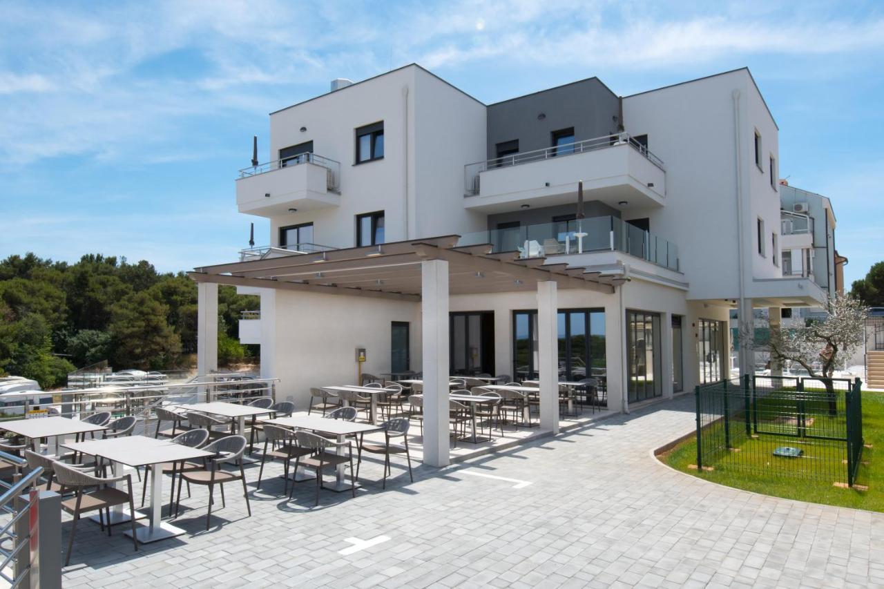 Aparthotel Punta Blu - Pool & Spa Премантура Экстерьер фото